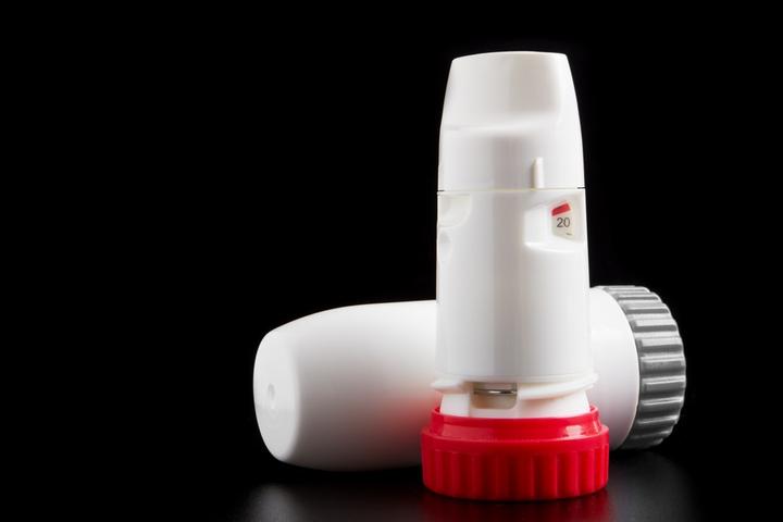 Breathing Problems: Using a Dry Powder Inhaler